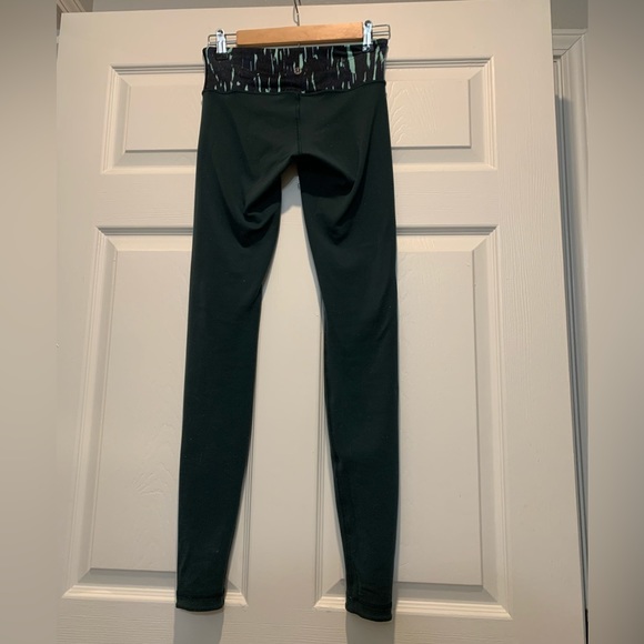 Lululemon Leggings REVERSIBLE 🔄 Forrest and Mint Green - Picture 9 of 10